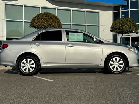 Used 2010 Toyota Corolla image 3