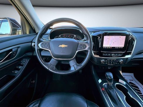 Used 2021 Chevrolet Traverse LT image 8