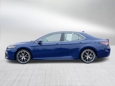 Certified 2024 Toyota Camry SE w/ Convenience Package image 4