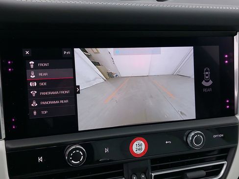 Certified 2026 Porsche Macan image 25