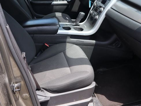 Used 2013 Ford Edge SEL image 18
