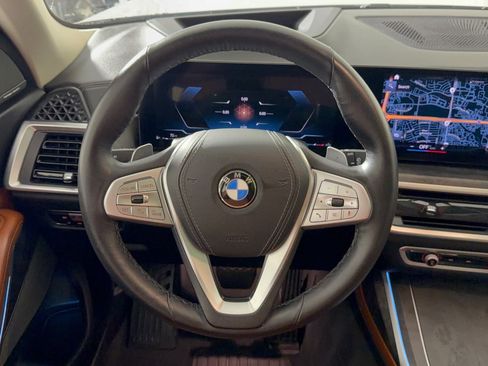 Used 2023 BMW X7 xDrive40i w/ Premium Package AWD/4WD image 10