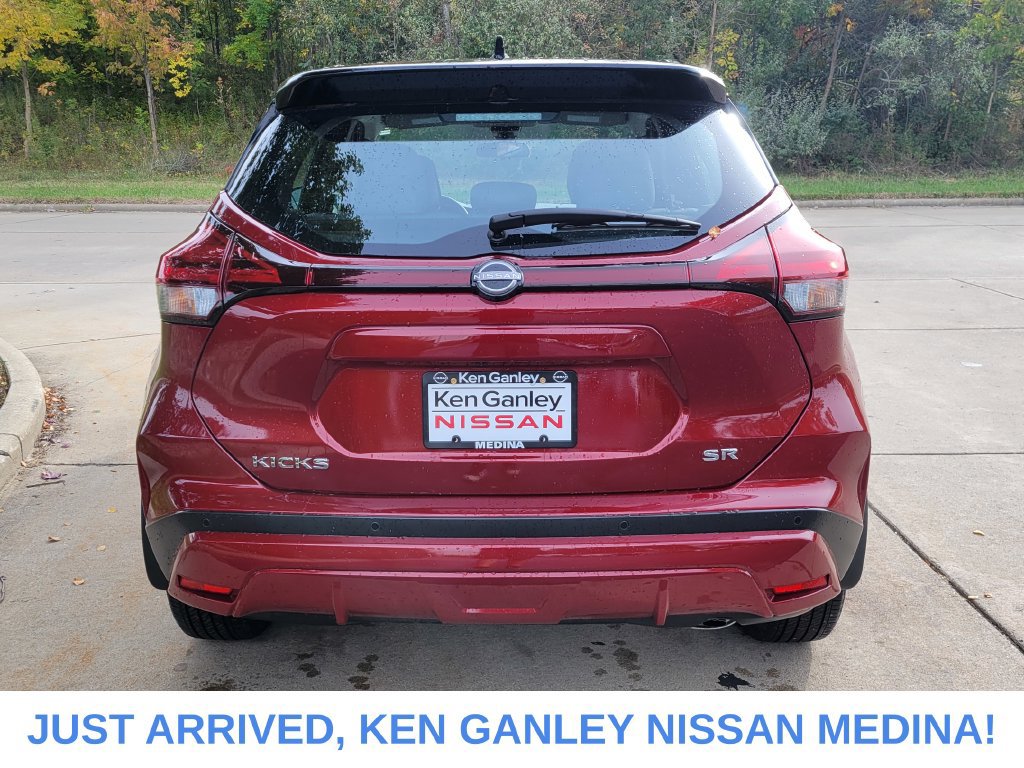 Certified 2024 Nissan Kicks SR w/ SR Premium Package FWD image 4