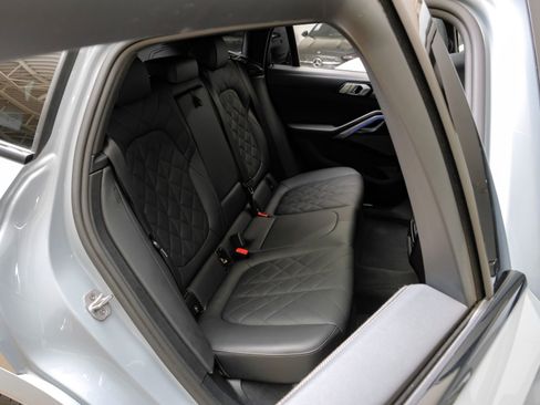 Used 2025 BMW X6 xDrive40i w/ Climate Comfort Package AWD/4WD image 39
