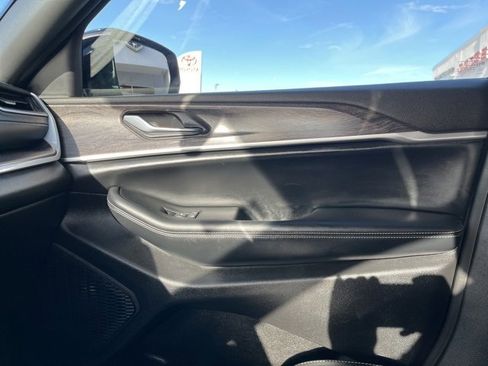 Used 2024 Jeep Grand Cherokee Limited image 36