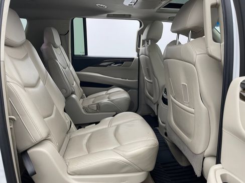 Used 2018 Cadillac Escalade ESV Premium Luxury AWD/4WD image 30