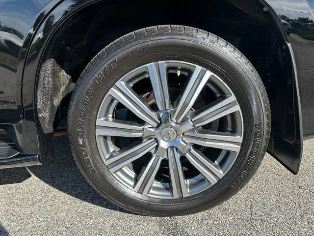 Used 2017 Lexus LX 570 4WD w/ Luxury Package image 10