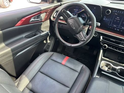Used 2024 Chevrolet Traverse RS AWD/4WD image 24