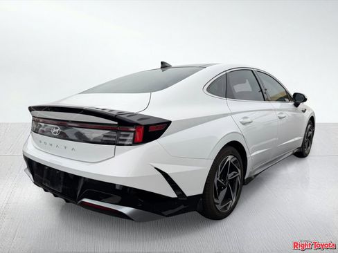 Used 2024 Hyundai Sonata SEL w/ Convenience Package FWD image 4