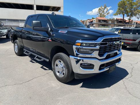 Used 2025 RAM 2500 Tradesman w/ Chrome Appearance Group AWD/4WD image 3