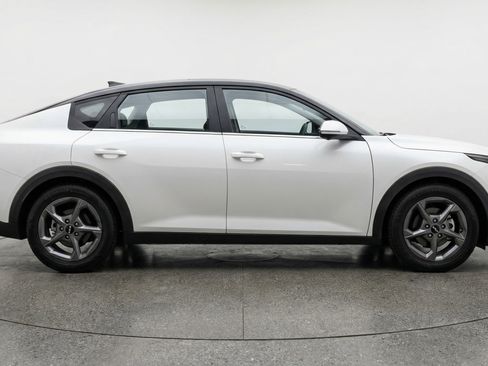 Used 2025 Kia K4 LXS image 11