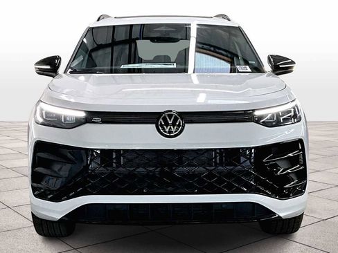 New 2026 Volkswagen Tiguan SE R-Line image 5