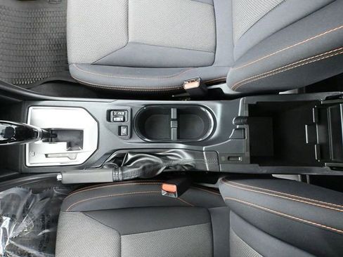 Used 2022 Subaru Crosstrek 2.0i Premium w/ Moonroof Package image 38