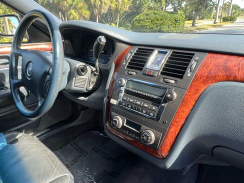 Used 2006 Cadillac DTS image 58