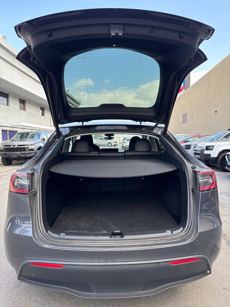 Used 2023 Tesla Model Y Long Range AWD/4WD image 14