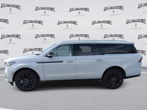 New 2026 Lincoln Navigator L Black Label AWD/4WD image 2