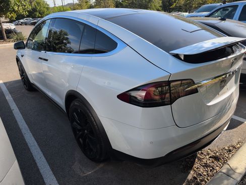 Used 2020 Tesla Model X Long Range AWD/4WD image 3
