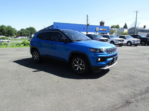 Used 2025 Jeep Compass Limited AWD/4WD image 10