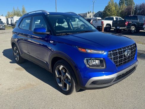 Used 2023 Hyundai Venue SEL image 7