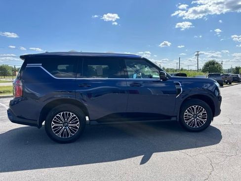 Certified 2025 Nissan Armada Platinum AWD/4WD image 6