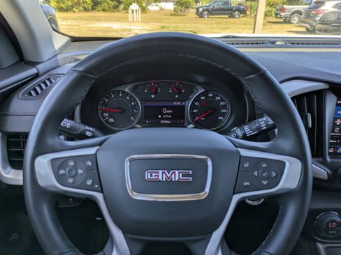 Used 2023 GMC Terrain SLT image 23