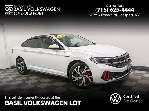 Certified 2022 Volkswagen Jetta GLI Autobahn FWD image 1