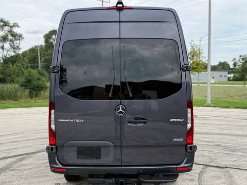Used 2023 Mercedes-Benz Sprinter 2500 image 14
