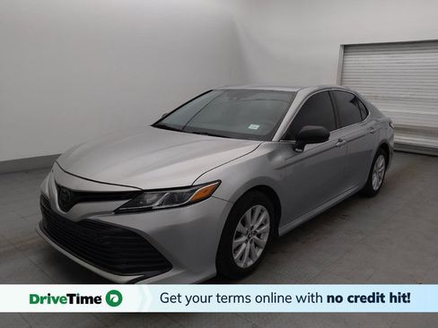 Used 2020 Toyota Camry LE image 1