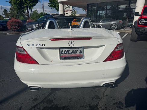Used 2014 Mercedes-Benz SLK 250 image 4