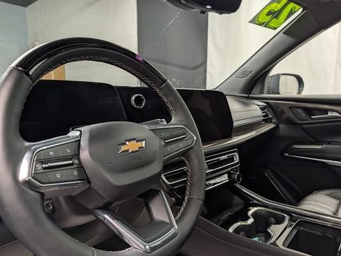 Used 2025 Chevrolet Traverse High Country w/ LPO, Floor Liner Package AWD/4WD image 19