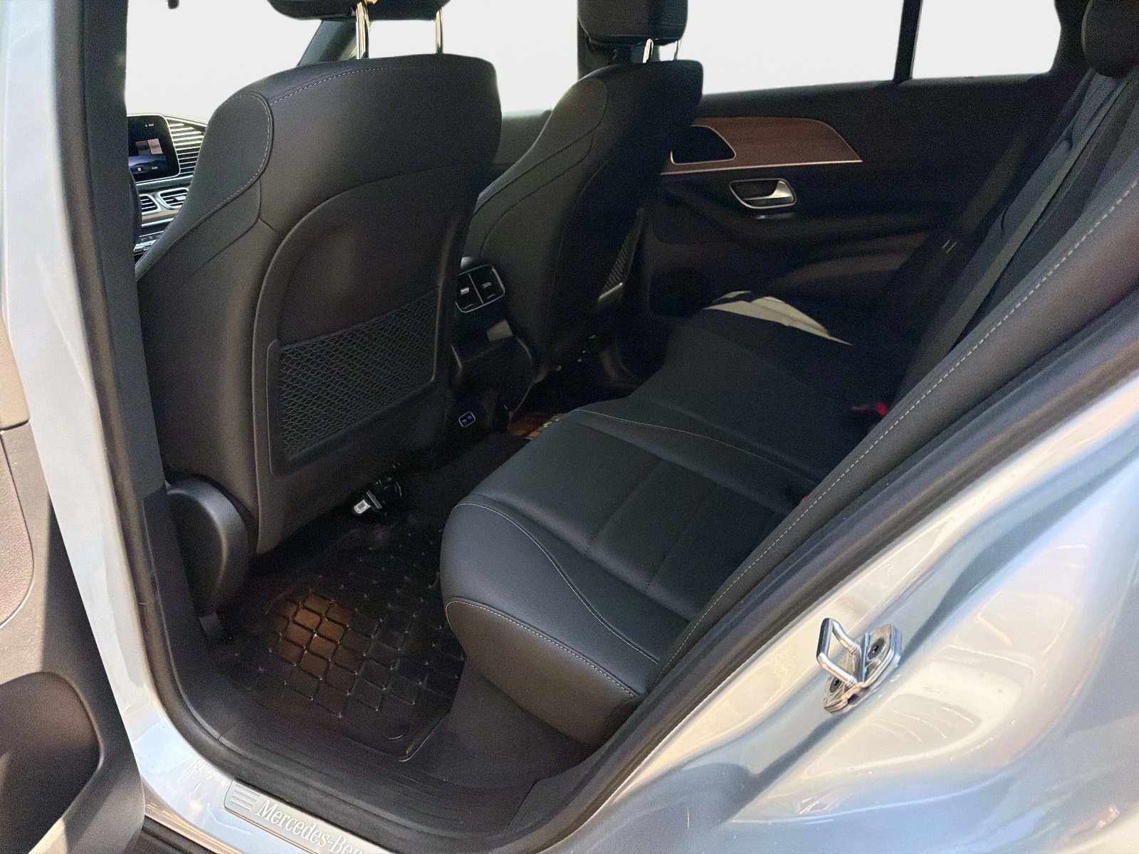 Certified 2025 Mercedes-Benz GLE 350 4MATIC w/ Winter Package image 14