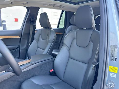 Used 2025 Volvo XC90 T8 Plus w/ Protection Package Premier AWD/4WD image 40