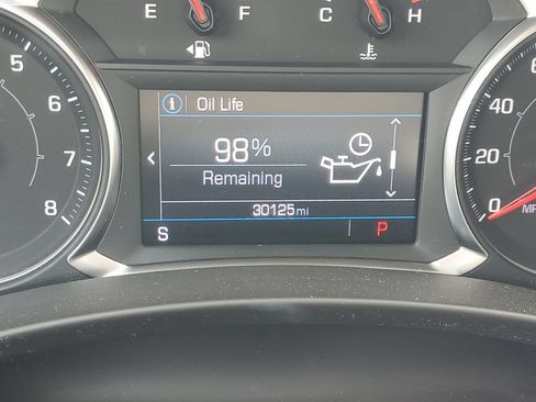 Used 2024 GMC Terrain SLE w/ Driver Convenience Package FWD image 16