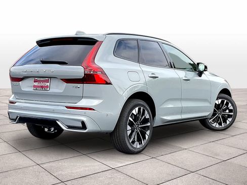 New 2026 Volvo XC60 T8 Plus w/ Climate Package PRO AWD/4WD image 4