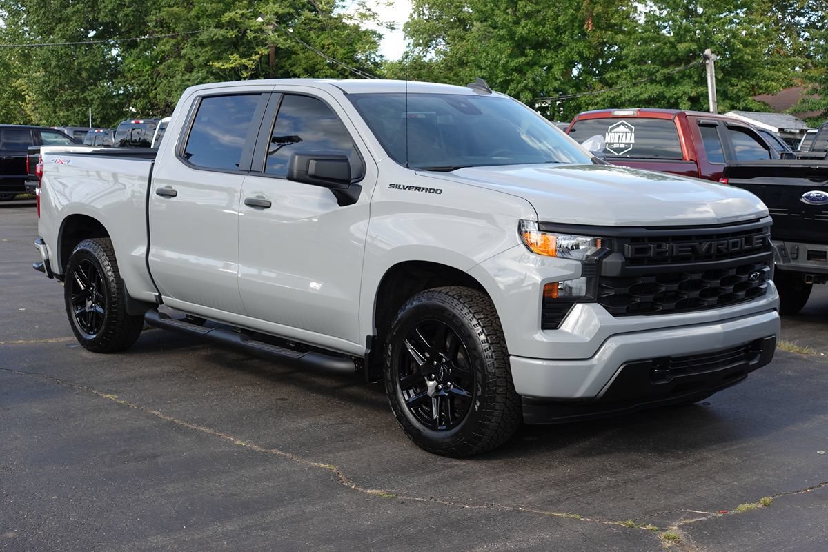 Used 2024 Chevrolet Silverado 1500 Custom w/ LPO, Dark Essentials Package AWD/4WD image 4