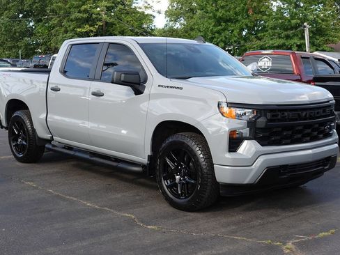 Used 2024 Chevrolet Silverado 1500 Custom w/ LPO, Dark Essentials Package AWD/4WD image 4