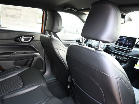 New 2026 Jeep Compass Latitude image 22