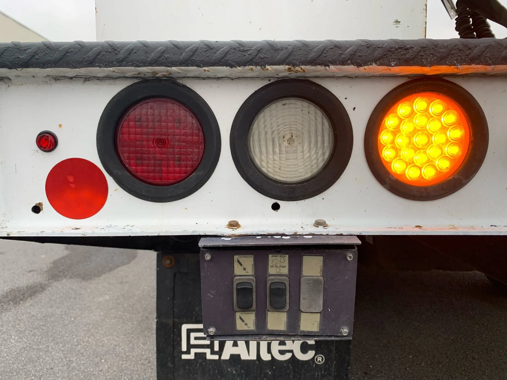 Used 2017 Ford F550 4x4 Regular Cab Super Duty image 40