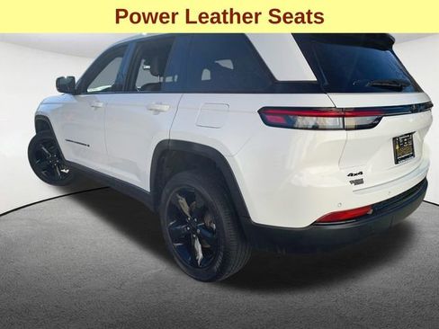 Used 2023 Jeep Grand Cherokee Altitude image 10