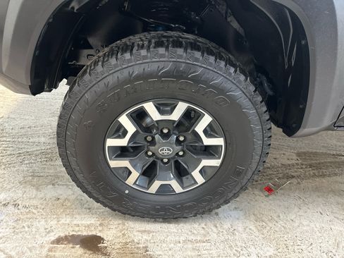 Used 2023 Toyota Tacoma TRD Off-Road w/ Technology Package image 11