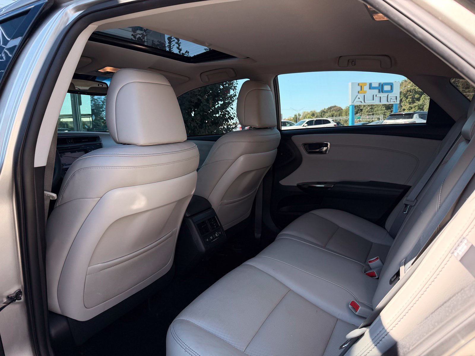 Used 2016 Toyota Avalon Limited w/ Toyota Safety Sense Package FWD image 20