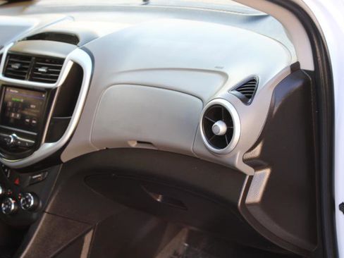 Used 2020 Chevrolet Sonic LT image 18