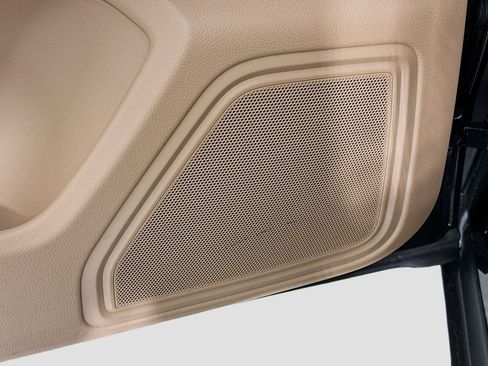 Certified 2026 Porsche Macan image 21