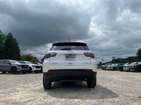 Used 2025 Jeep Compass Limited AWD/4WD image 9