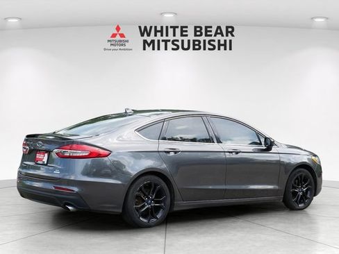 Used 2019 Ford Fusion SE FWD image 5
