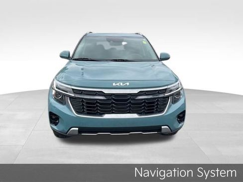 Certified 2025 Kia Seltos EX AWD/4WD image 3