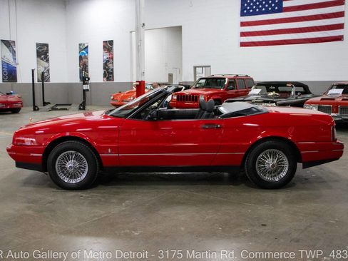 Used 1990 Cadillac Allante image 4