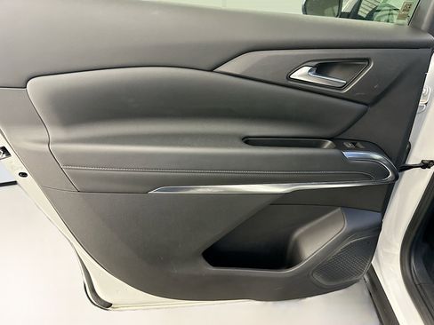 Used 2024 Chevrolet Traverse LT image 27