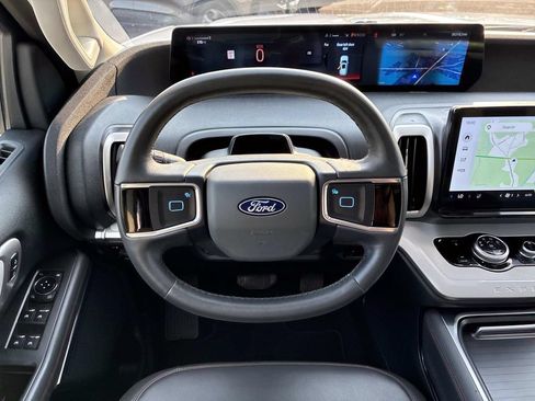 Used 2025 Ford Expedition Active AWD/4WD image 22