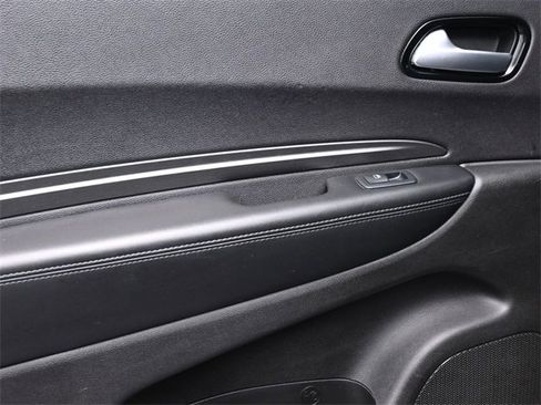Used 2021 Dodge Durango SXT image 12